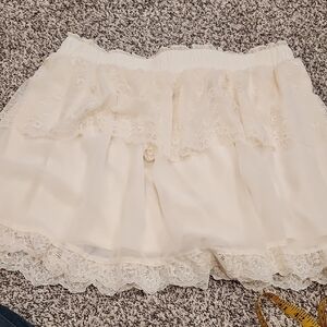 Francesca's Collections Cream Lace Mini Skirt